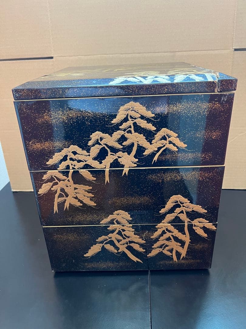 783 黒漆塗り沈金重箱　金蒔絵　松　3重　高級