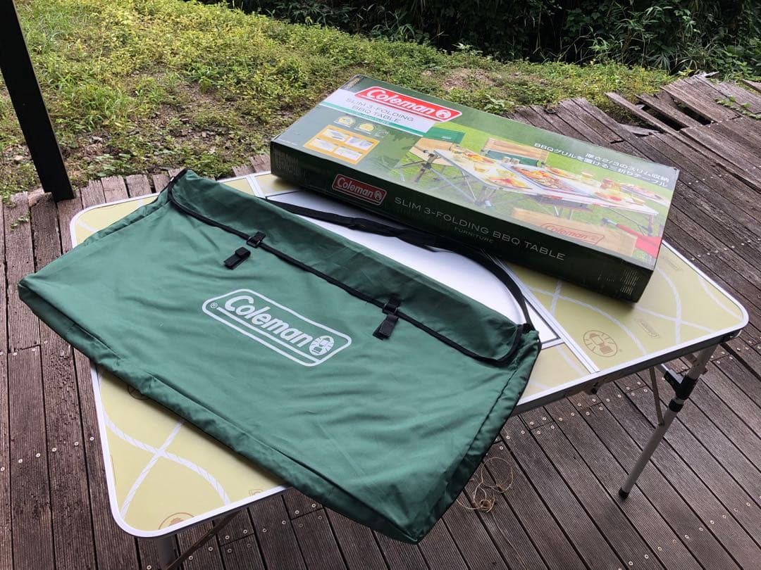 コールマン スリム三つ折りBBQテーブル 中央収納付き