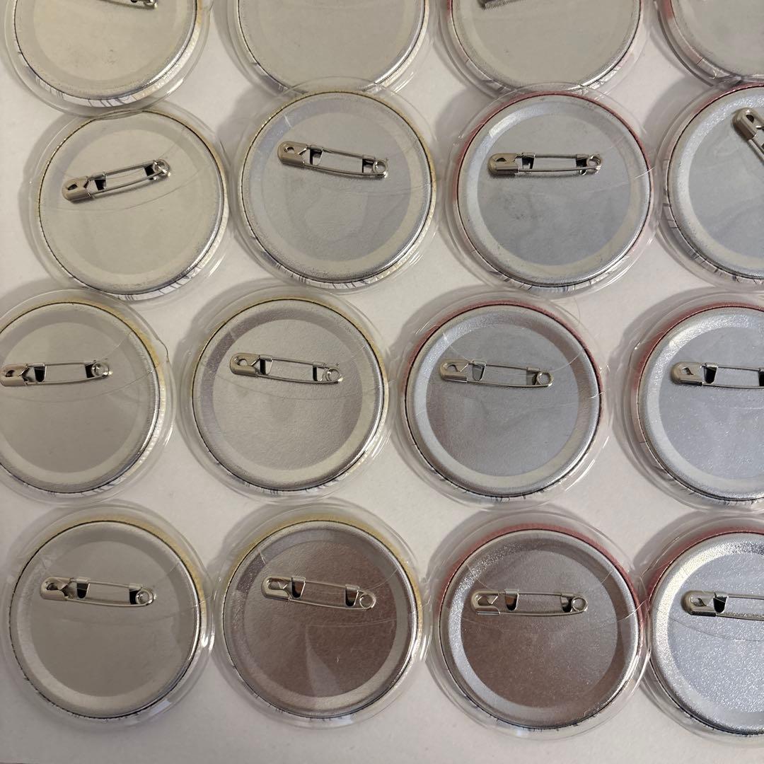 進撃の巨人 ラスアタ 缶バッジ エレン ミカサ アルミン