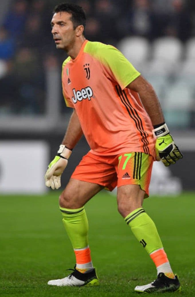 【匿名配送】【入手困難】ユベントス　パレス　GK　ユーベ　4TH　Fourth