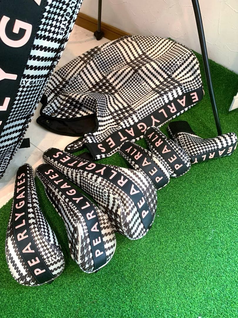 希少　正規品　完売　パーリーゲイツ　スタンド　キャディバッグ　ヘッドカバーセット