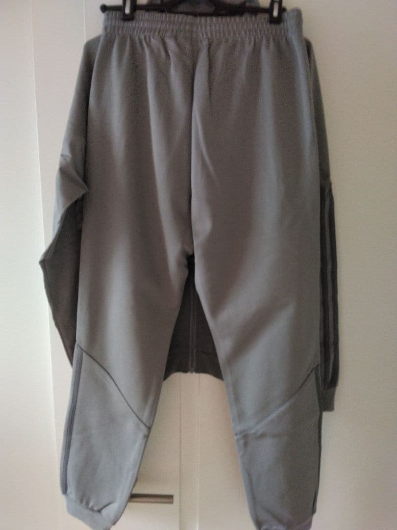 新品未使用　アディダス　メンズ　ジャージ　上下　Mサイズ　アディダスオリジナルス