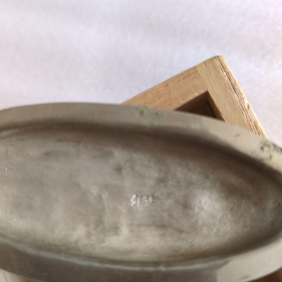 金色の馬の置物 木製台座付き