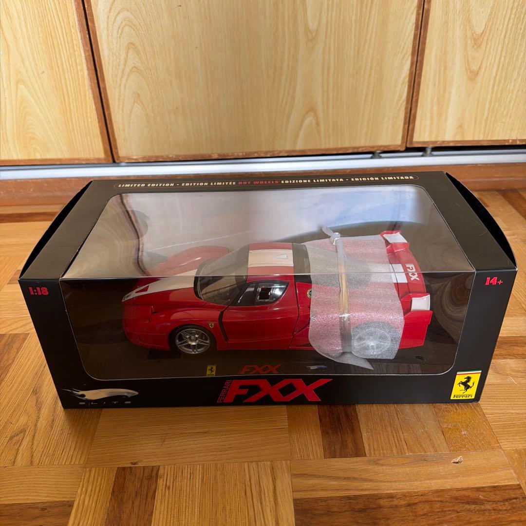 Ferrari FXX 1/18スケール ミニカー