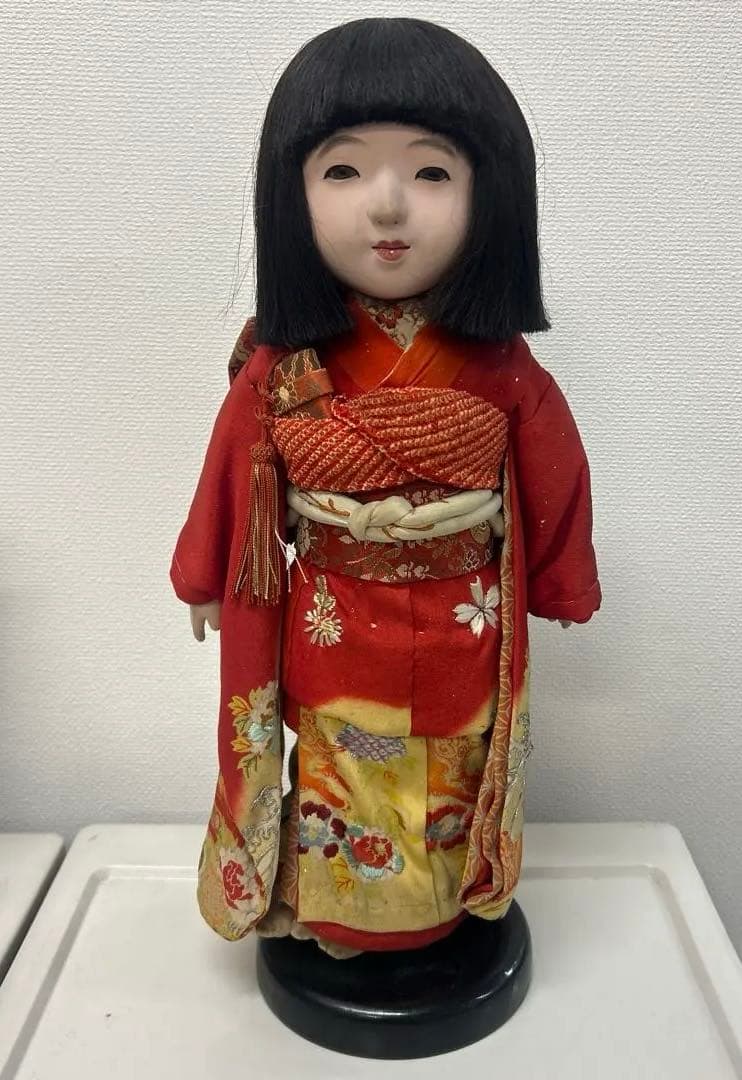 市松人形 赤い着物