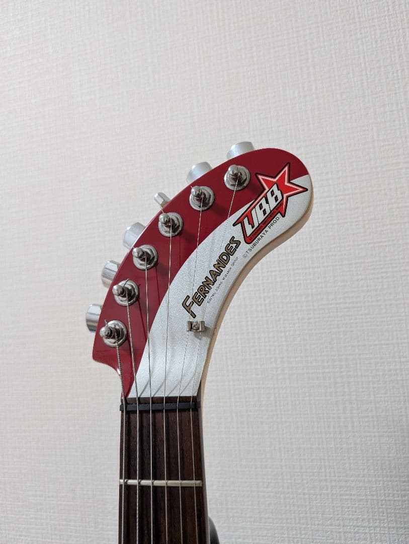 FERNANDES ZO-3 アンプ内蔵エレキギター ウルトラマン仕様