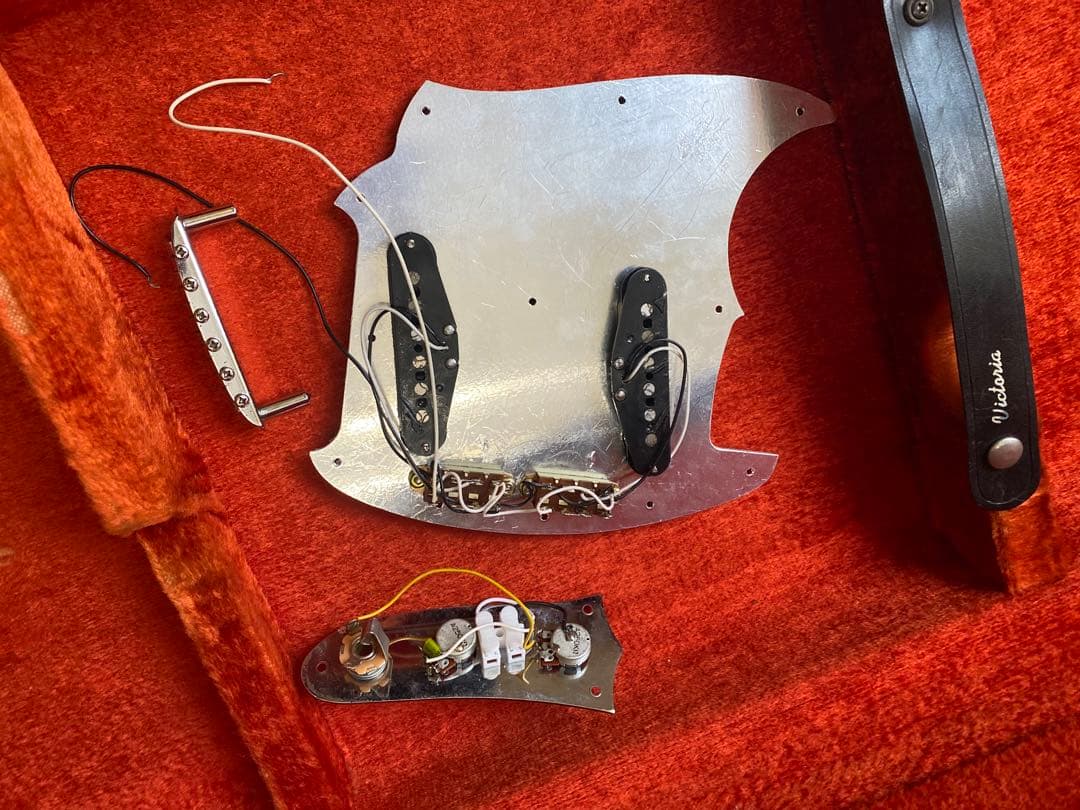 fender japan mustang MG77 改　ビンテージハードケース付