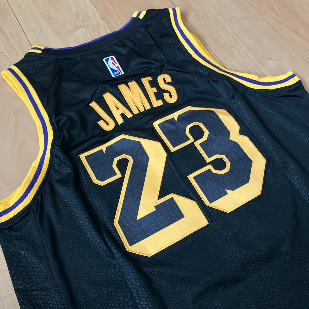 NIKE Los Angeles Lakers ユニフォーム James 23