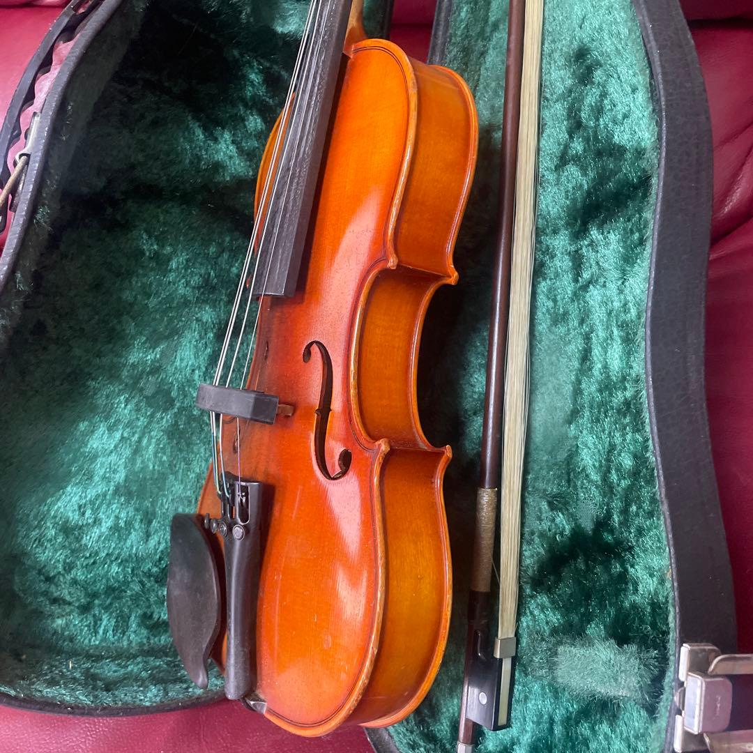 オレンジバイオリンとハードケース