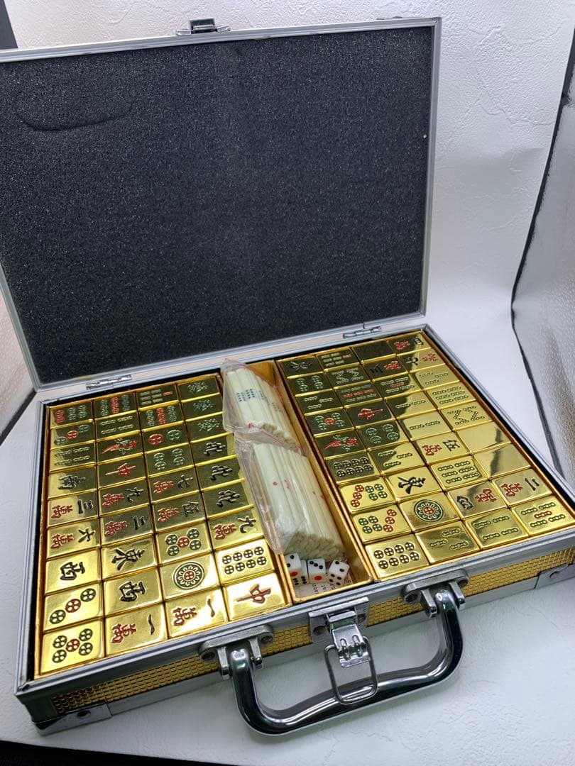 金色の麻雀牌セット 144枚