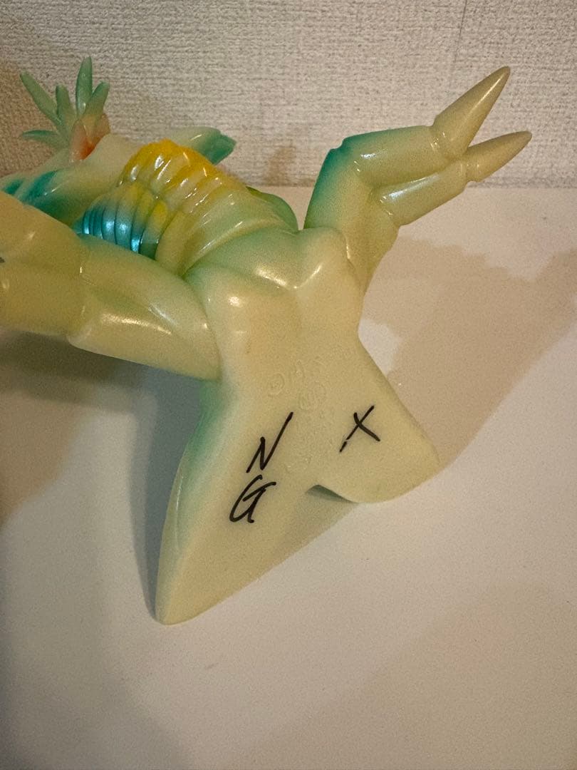 M1号 ビラ星人　蓄光ソフビ　サンプル　NG品