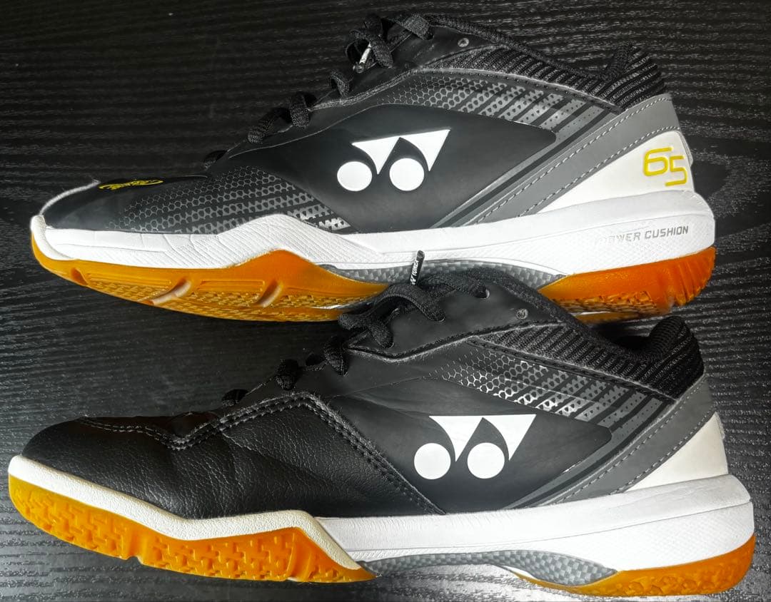 ヨネックス パワークッション 65Z 24.5cm ブラック