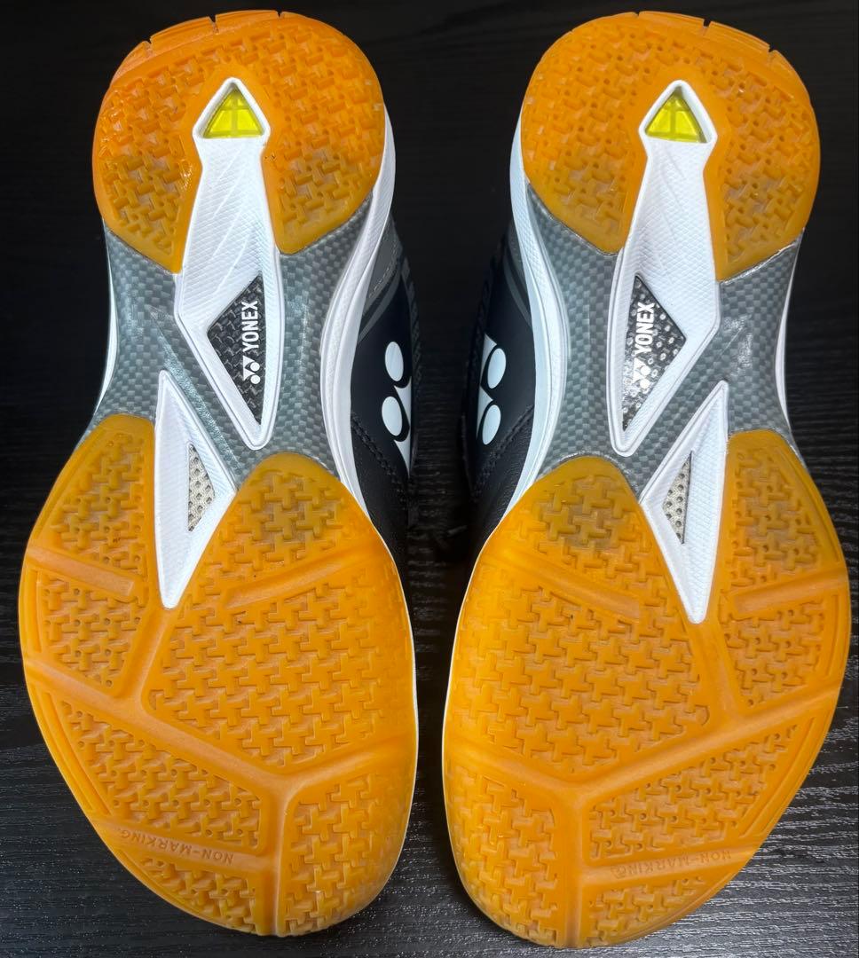 ヨネックス パワークッション 65Z 24.5cm ブラック