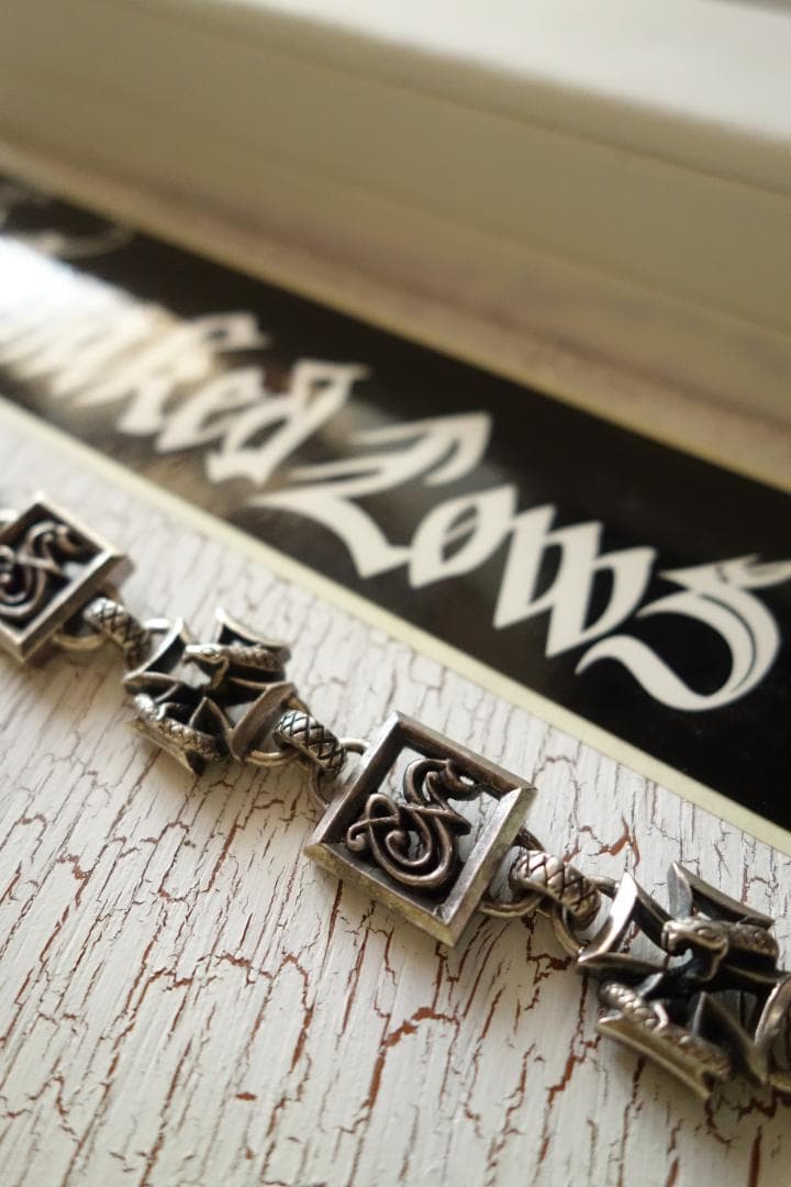 スネイキッドロウズ 初期ブレスレット バンダナとステッカー付