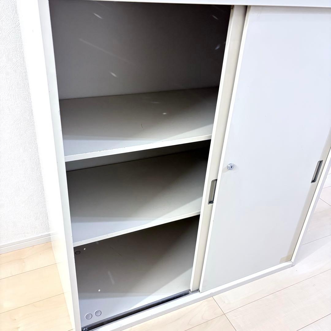 オカムラ　書庫　オフィス　ローキャビネット　キャビネット　A4 鍵付き