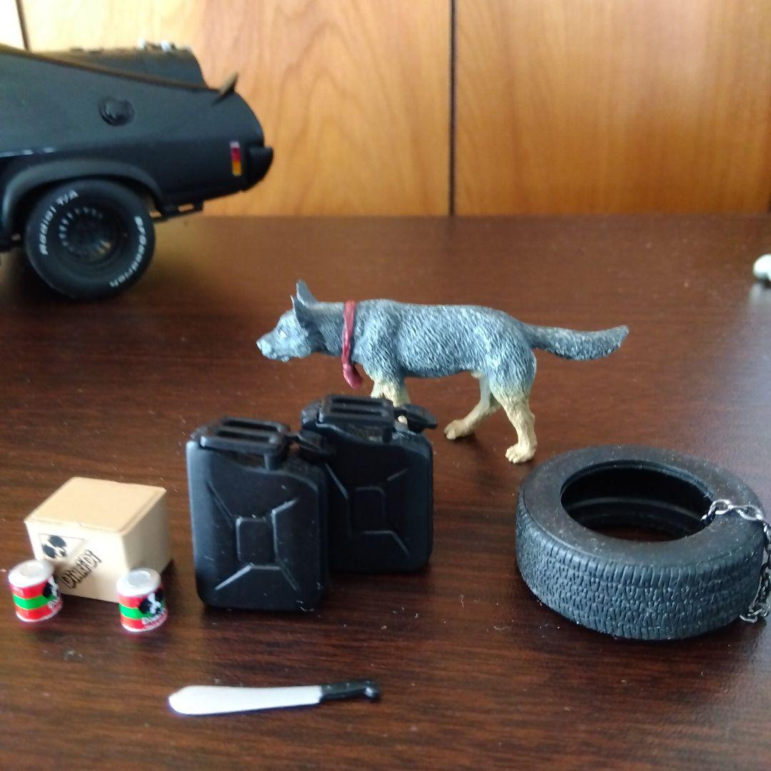 v*r様 訳アリ　オートアート 1/18マッドマックス2インターセプター