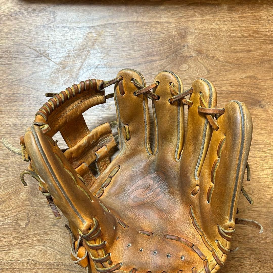 ドナイナ　硬式内野グローブ　山田哲人モデル