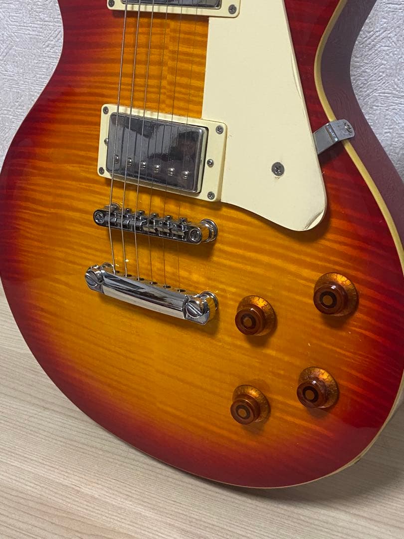 東海　TOKAI エレキギター　サンバースト　Love Rock レスポール