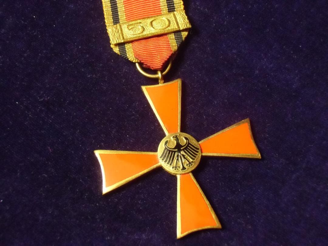 ＢＷドイツ軍/連邦軍＊１９５２連邦功労勲章２級５０年勤続ＧＯＬＤバー付（実物）
