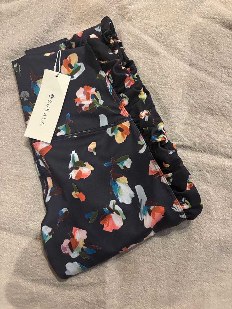 新品未使用！LAVA SUKALAローズプリントレギンスSサイズ