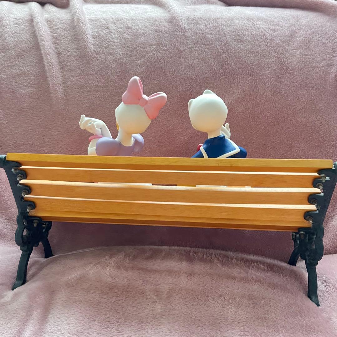 ドナルド&デイジー ベンチプランタースタンド