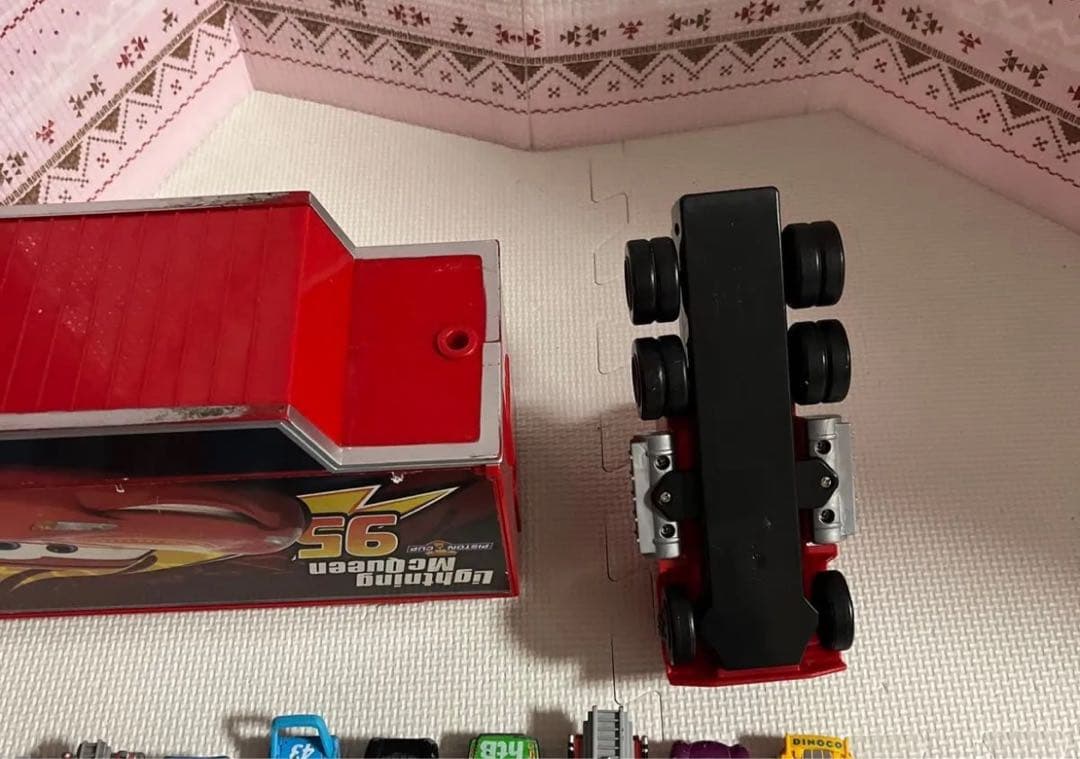 大きなマック　トミカ24台セット　カーズトミカ