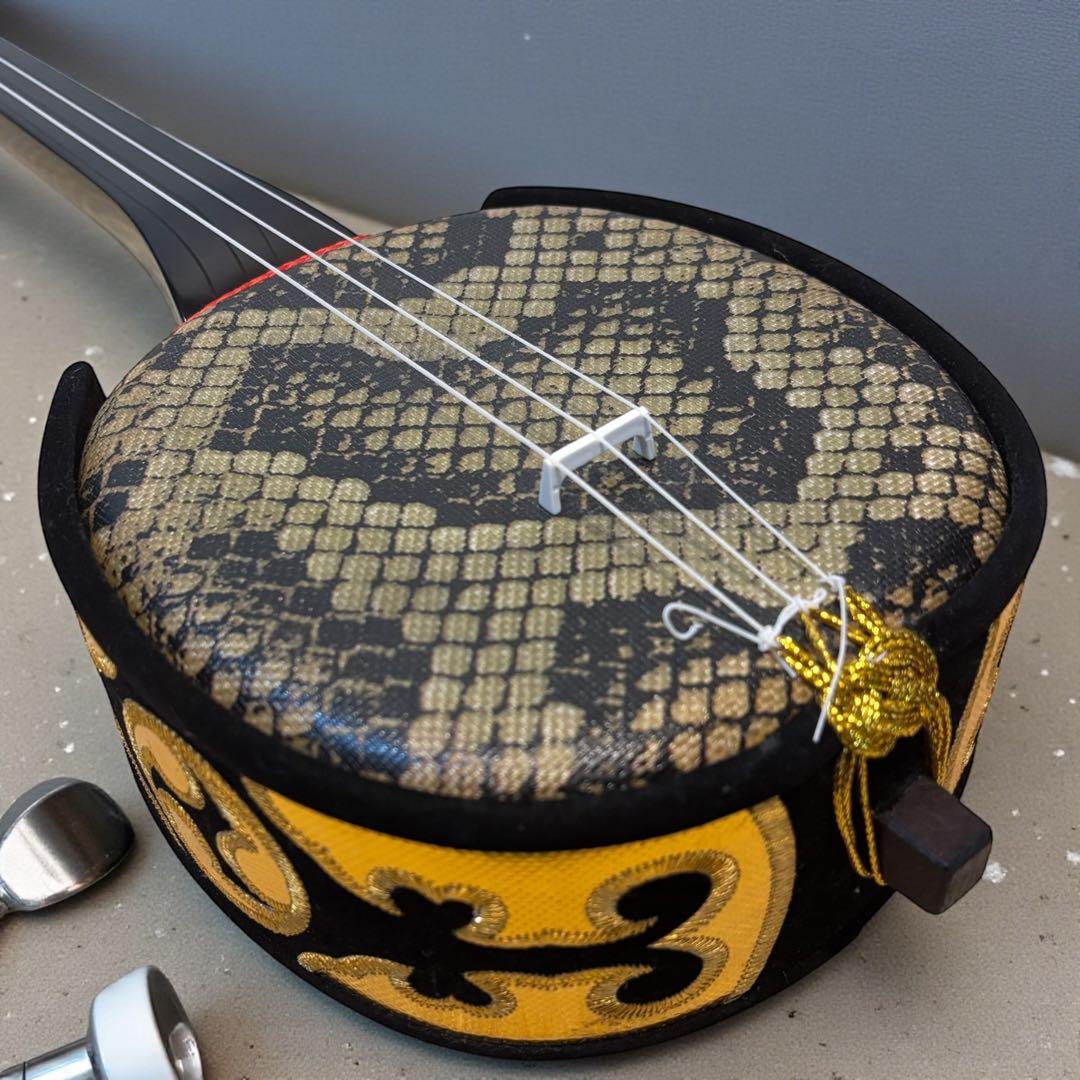 【ほぼ未使用】沖縄三線 工四合 人工皮 入門セット　蛇柄 初心者オススメ 三線