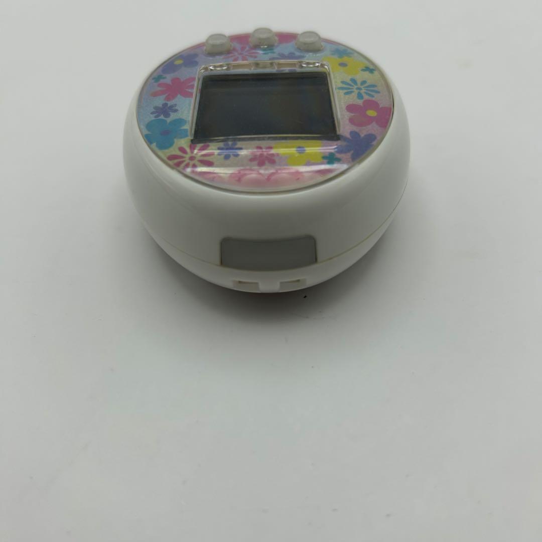 箱付き　たまごっちみーつ　パステルみーつver ホワイト