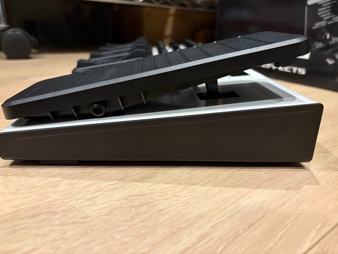 【超美品】BOSS ME-90 マルチエフェクター 限定カラー