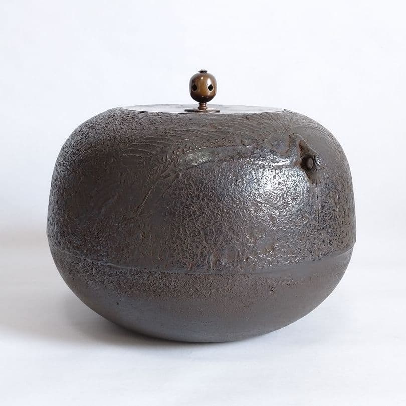 般若勘渓　鶴環付宝珠釜（風炉用）