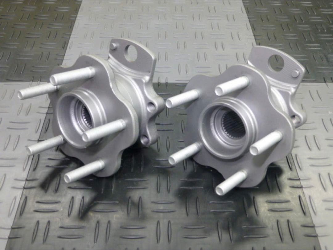 ★新品スカイラインＧＴ－Ｒ BCNR33 のリヤ用ハブベアリング左右セット