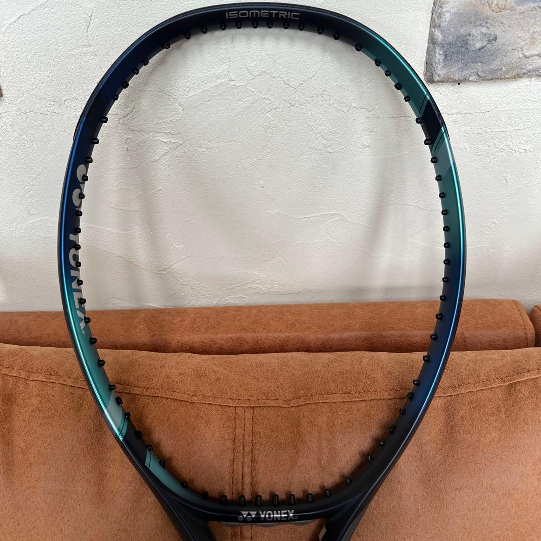 美品　YONEX EZONE 100L 2022 テニスラケット