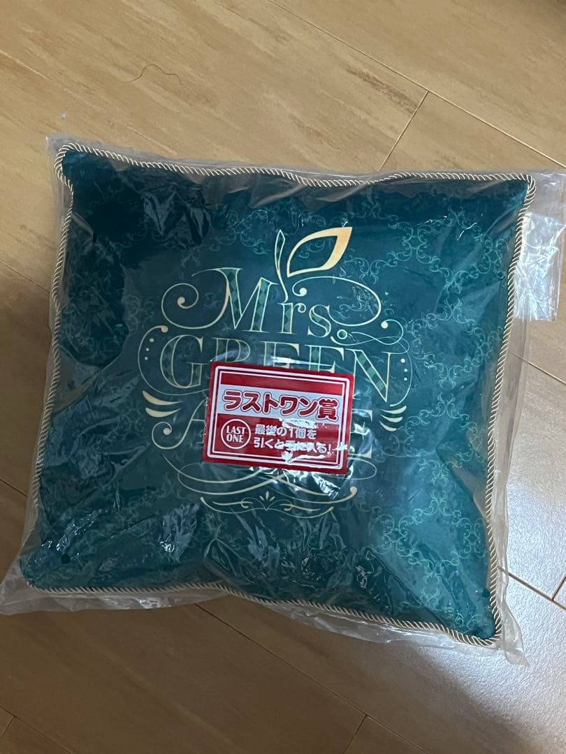 Mrs. GREEN 1番くじ　クッション ブランケット2点セット