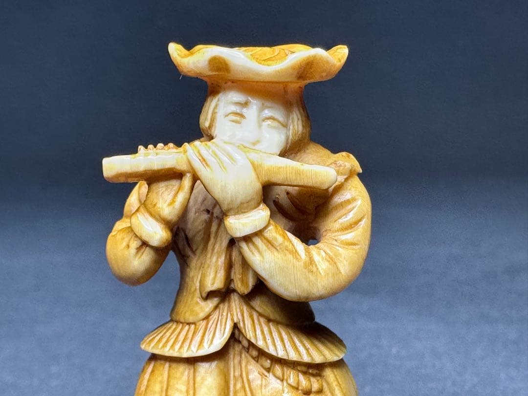 極上　根付　天然素材　アンティーク　和彫　置物　骨董　飾り物　古美術品