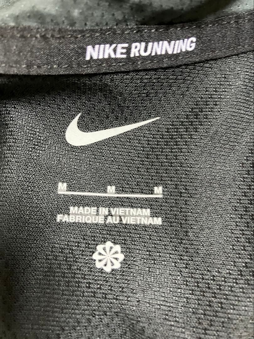 美品　完売　NIKE ウィンドランナー　M