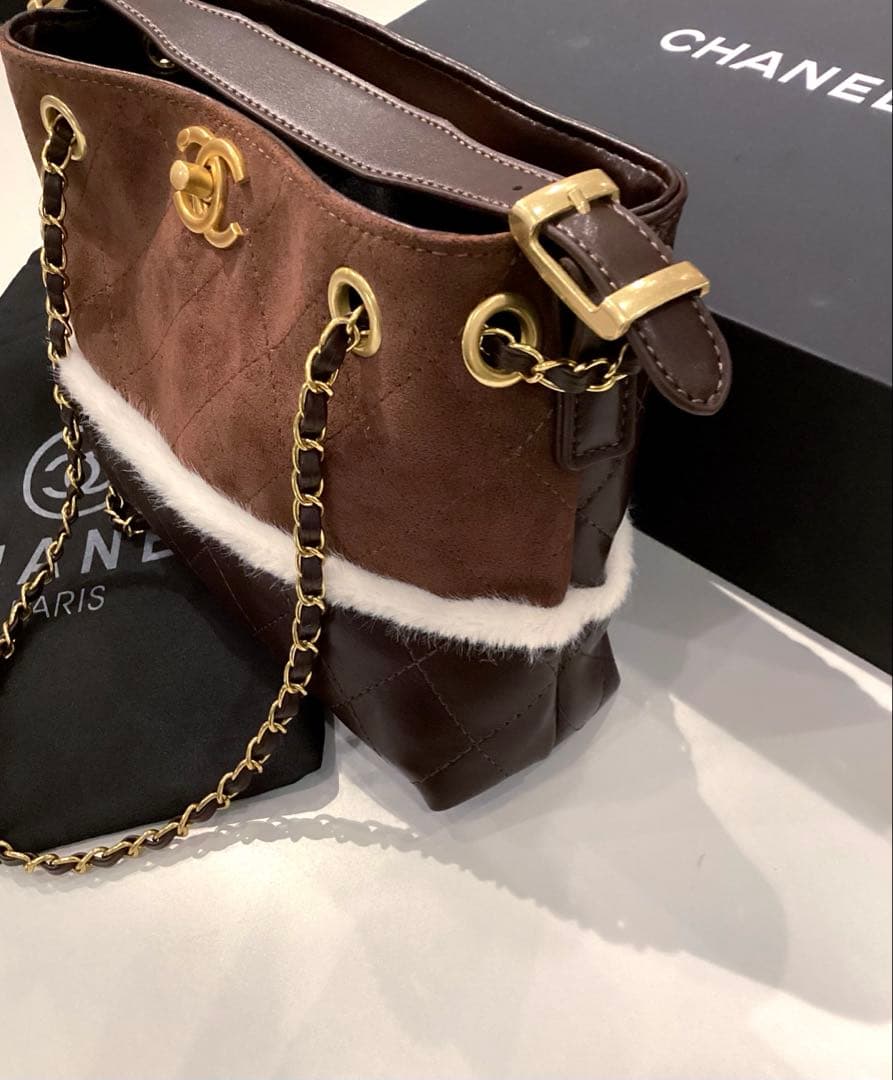 シャネル　ファーラインキルティングショルダーバッグ　ブラウン　ノベルティ