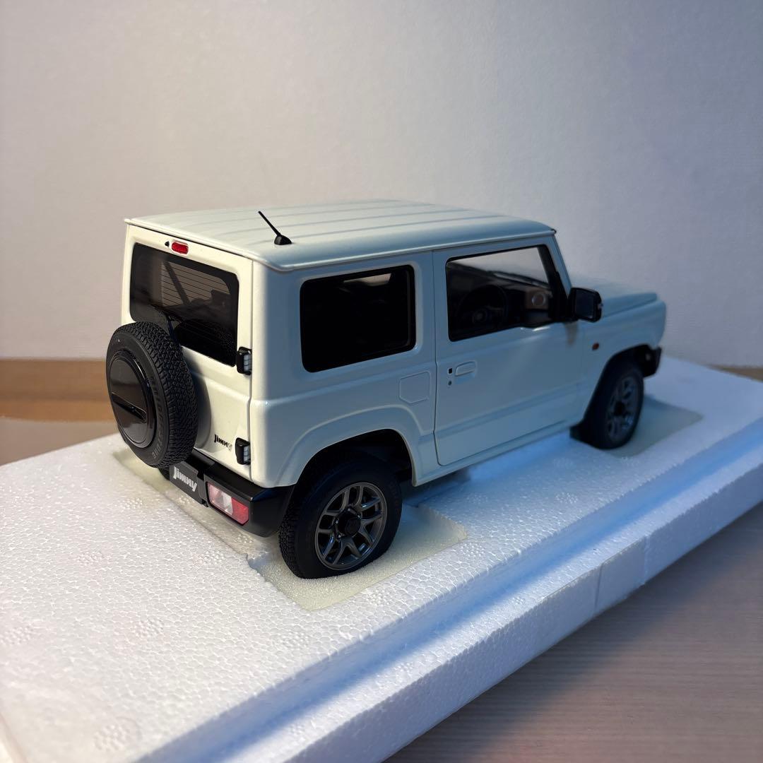 オートアート　スズキ　ジムニー　JB64 ホワイト　1/18 ミニカー