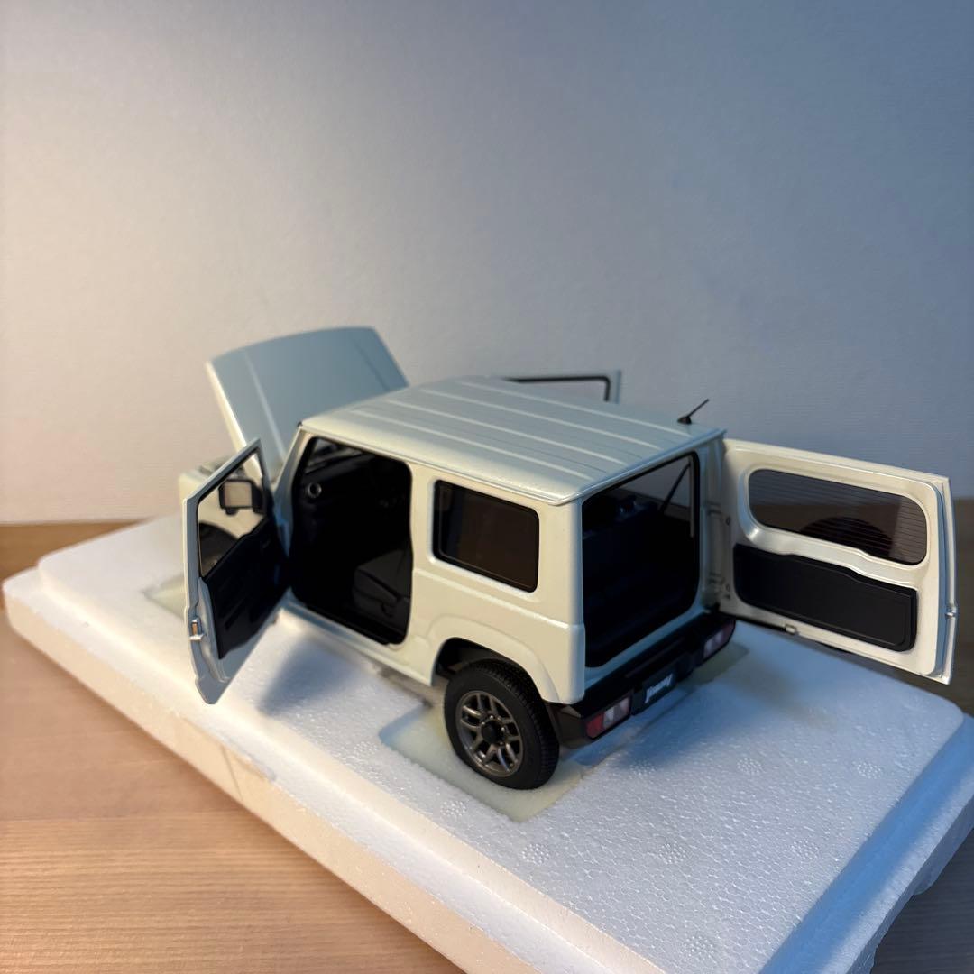 オートアート　スズキ　ジムニー　JB64 ホワイト　1/18 ミニカー