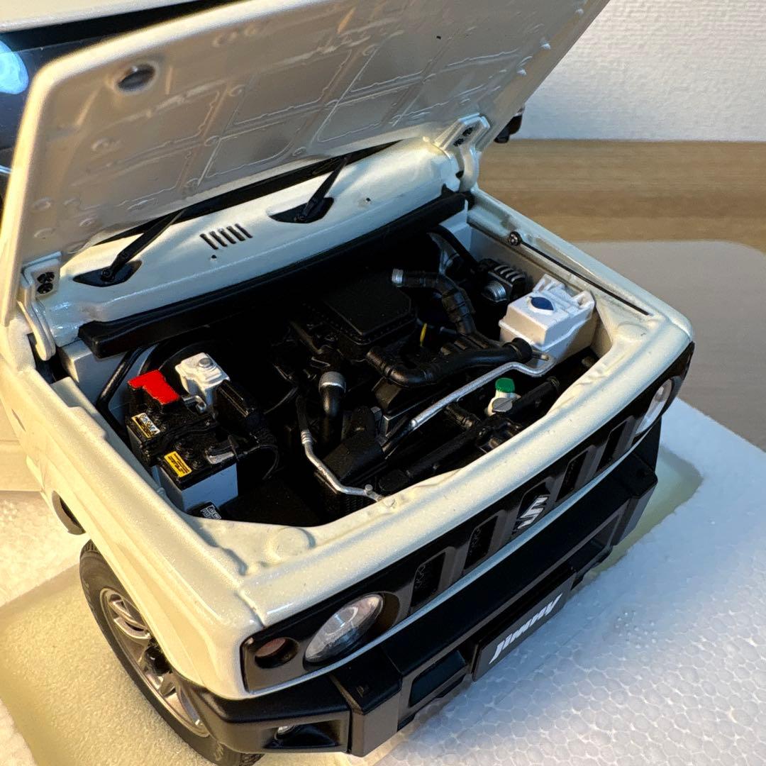 オートアート　スズキ　ジムニー　JB64 ホワイト　1/18 ミニカー