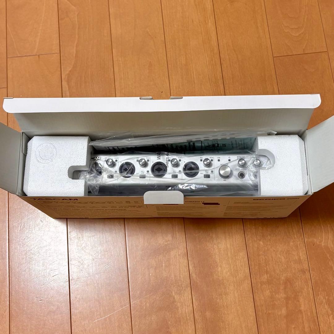 TASCAM SERIES 208i オーディオインターフェイス