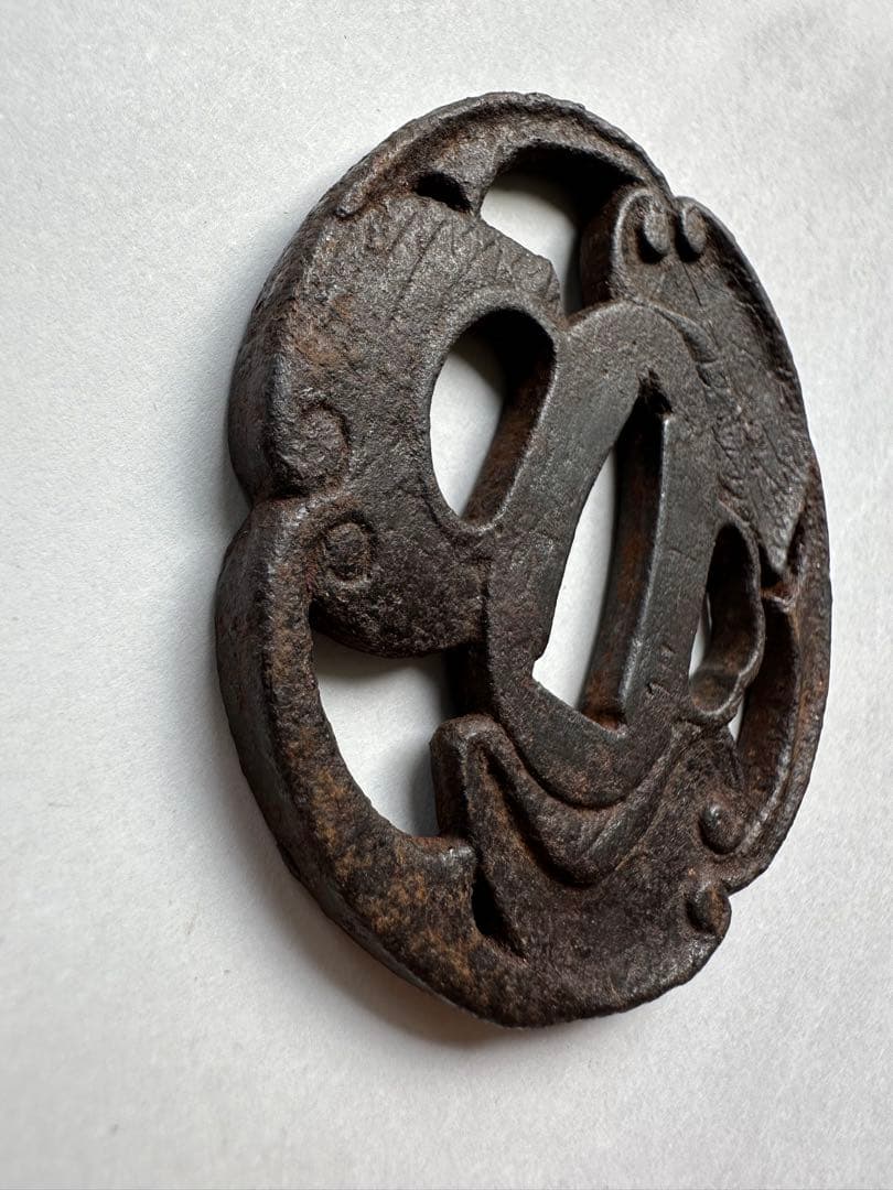 透かし鍔 古鍔 鉄地 鐔　鉄地つば 刀装具 古美術 時代物 葉の図 26A1