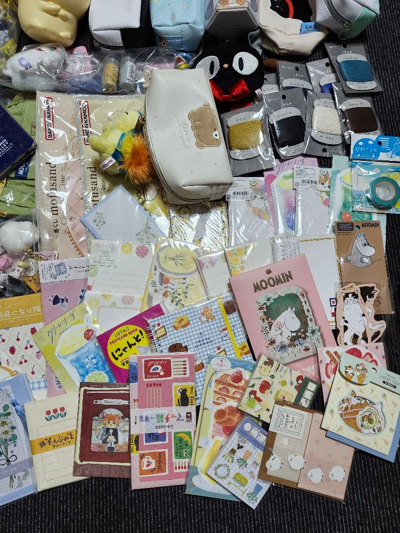 ポケモン　ちいかわ　サンリオ　メモ帳　筆箱　糸　すみっコぐらし　まとめ売り