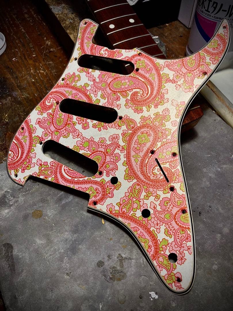 Fender Japan”JV”ペイズリーエイジドカスタム