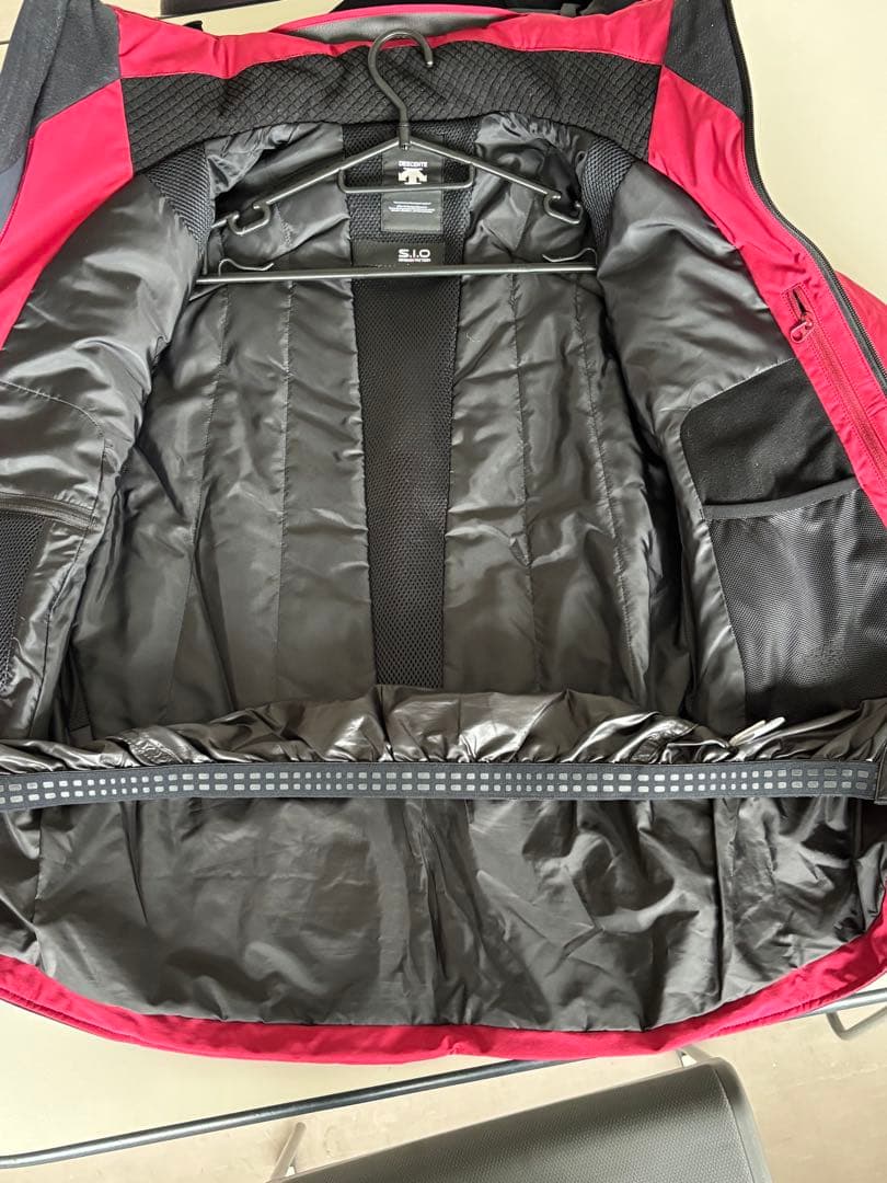 DESCENTE スキーウェア22/23モデルSサイズジャケットのみ