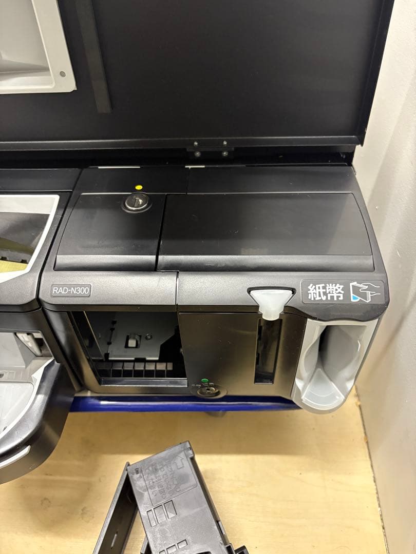 自動釣銭機　GLORY　RT-N300　RAD-N300　レジ　ブラック　黒