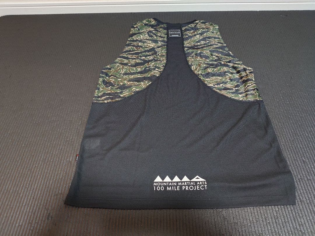 MOUNTAIN MARTIAL ARTS ノースリーブ レーシング 迷彩 黒