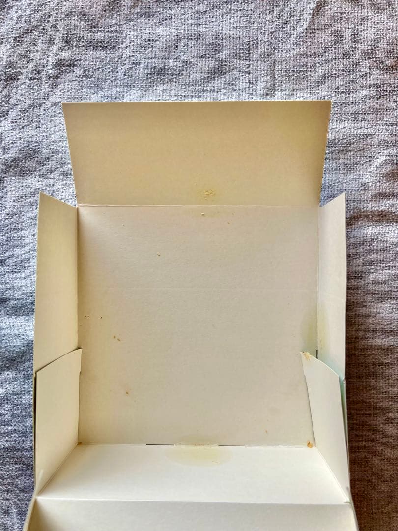 ラデュレとピエールエルメのフェーヴと王冠feve2026オマケ付