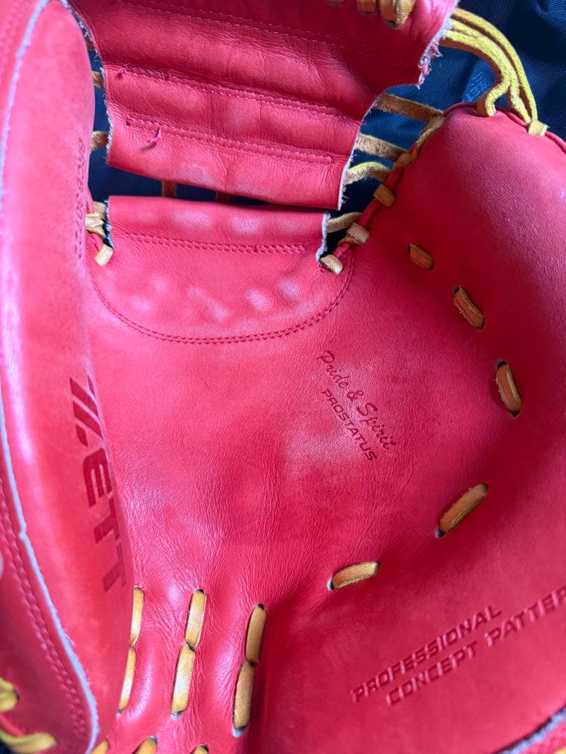 赤いレザー野球グローブ 日本製