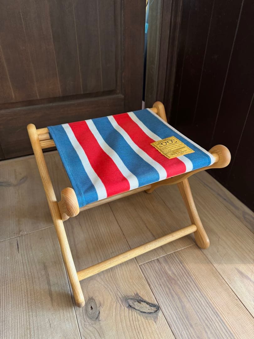 ネイタルデザイン　カーミットチェア　ELスツール　セットでの販売となります。