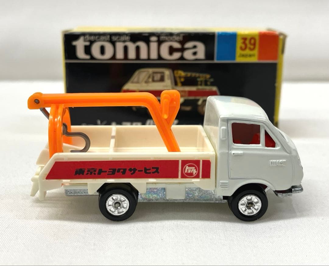 トミカ トヨタ ハイエース ￼レッカー No.39 黒箱